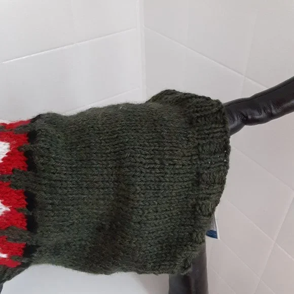 Green santa dog sweater size small for dogs. - Picture 4 of 8